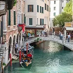 Al Sotoportego * البندقية
