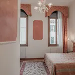 Al Sotoportego فندق