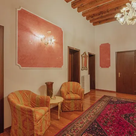 ホテル Al Sotoportego *