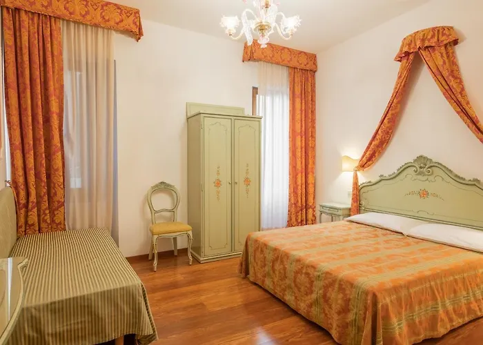 Al Sotoportego Hotel *