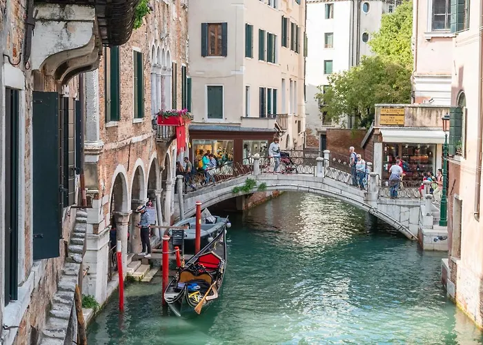 Al Sotoportego * Venise