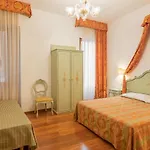 Al Sotoportego Hotel *