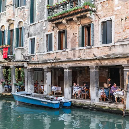 Al Sotoportego מלון ונציה