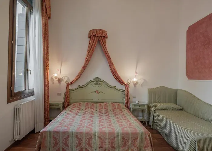 מלון Al Sotoportego *